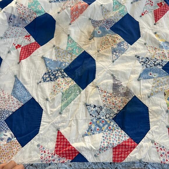 Handmade Fan Quilt Patchwork Floral Pattern Reversible 71.5"x 67" - Picture 8 of 16